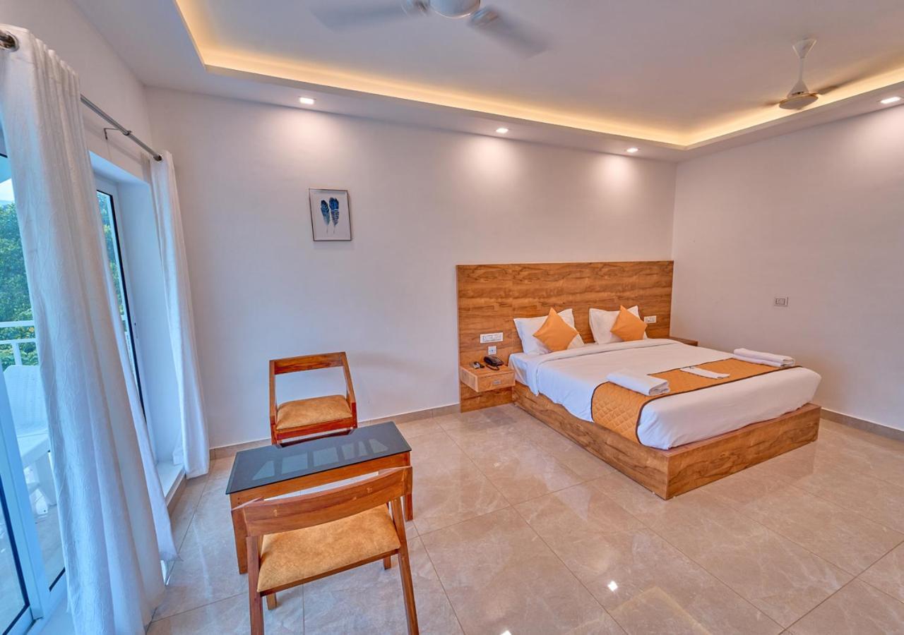 Ice Mist Pool Resort Munnar By Voye Homes Eksteriør billede
