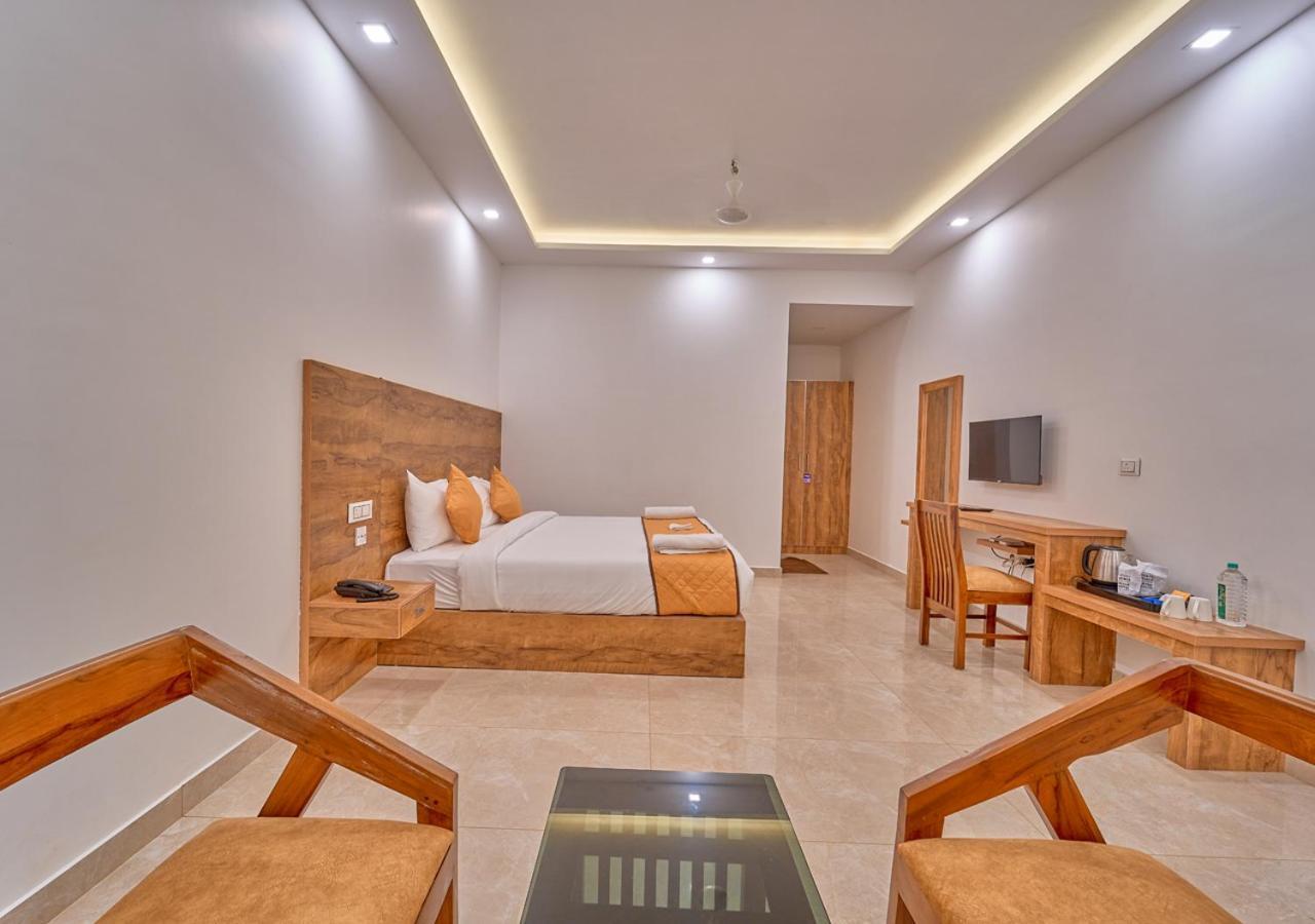 Ice Mist Pool Resort Munnar By Voye Homes Eksteriør billede