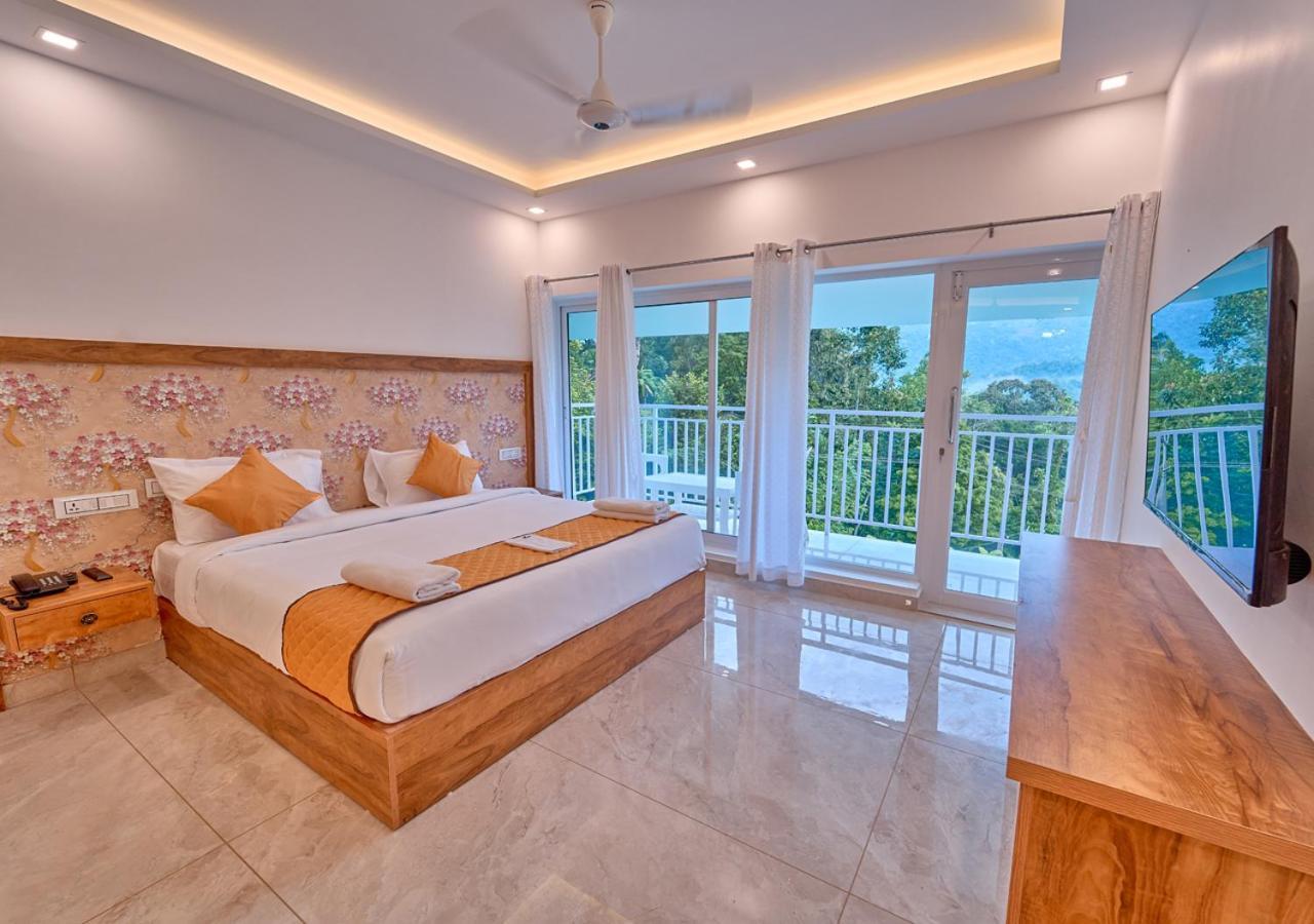 Ice Mist Pool Resort Munnar By Voye Homes Eksteriør billede
