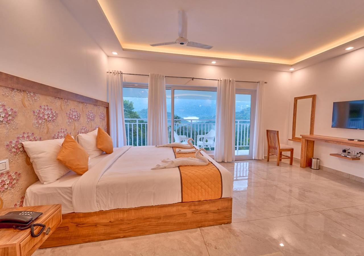 Ice Mist Pool Resort Munnar By Voye Homes Eksteriør billede