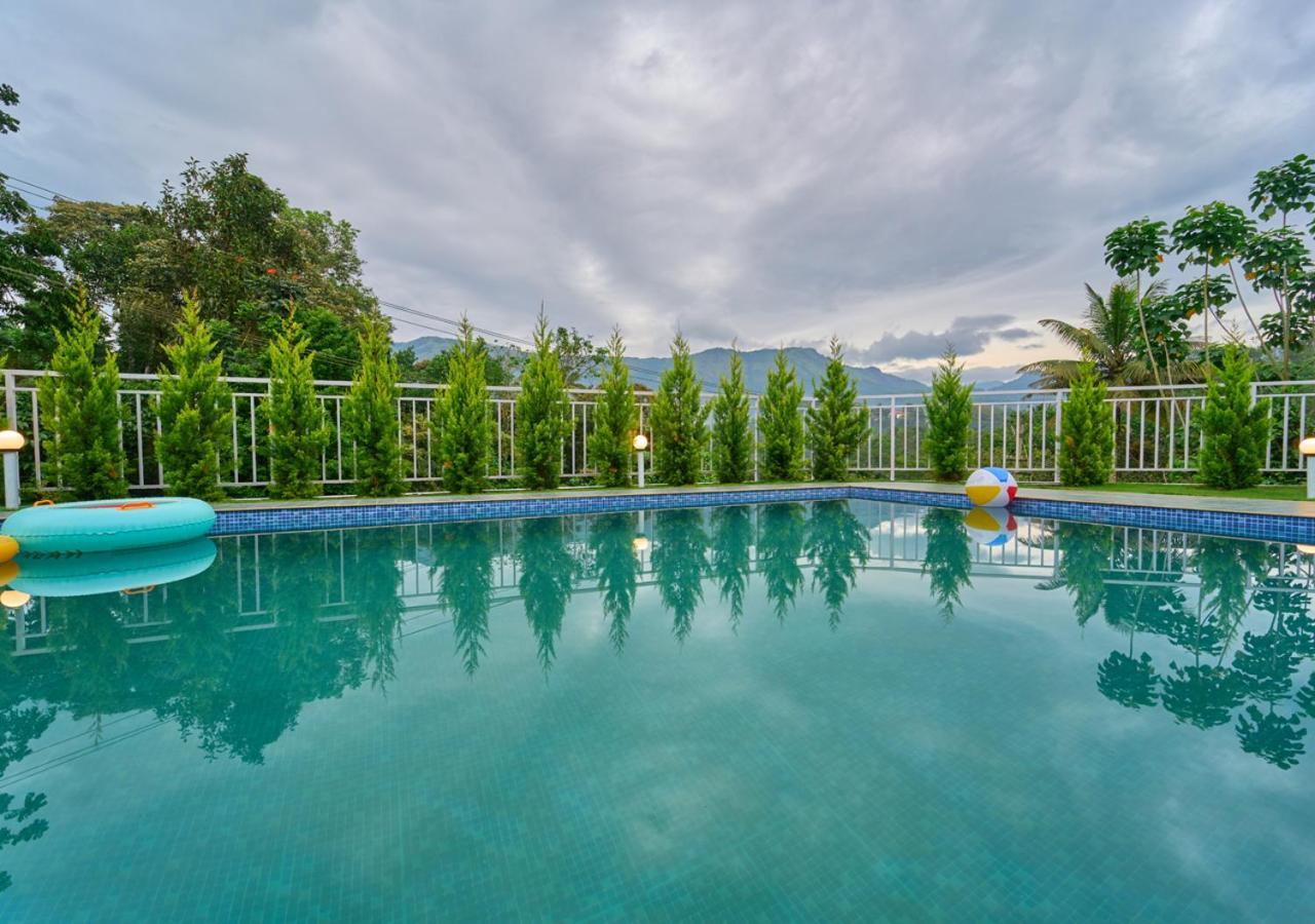 Ice Mist Pool Resort Munnar By Voye Homes Eksteriør billede